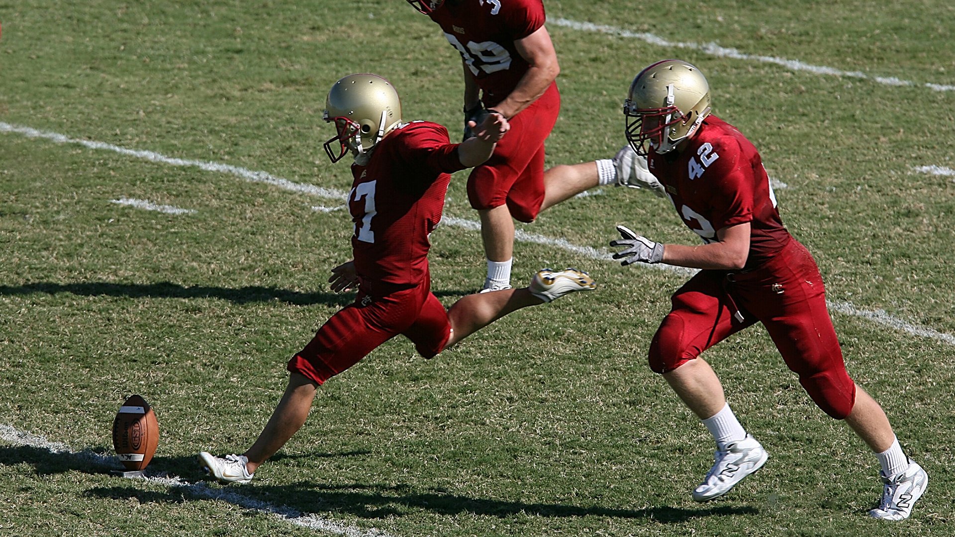 开云中国-VAR回放导致赛场讨论热度飙升,有var的联赛