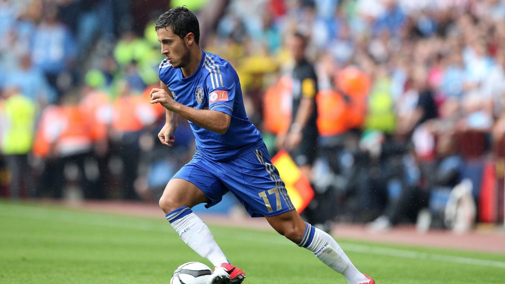 西甲皇家马德里客场3比2险胜塞维利亚 替补前锋伤停补时建功,皇家马德里2_2塞维利亚